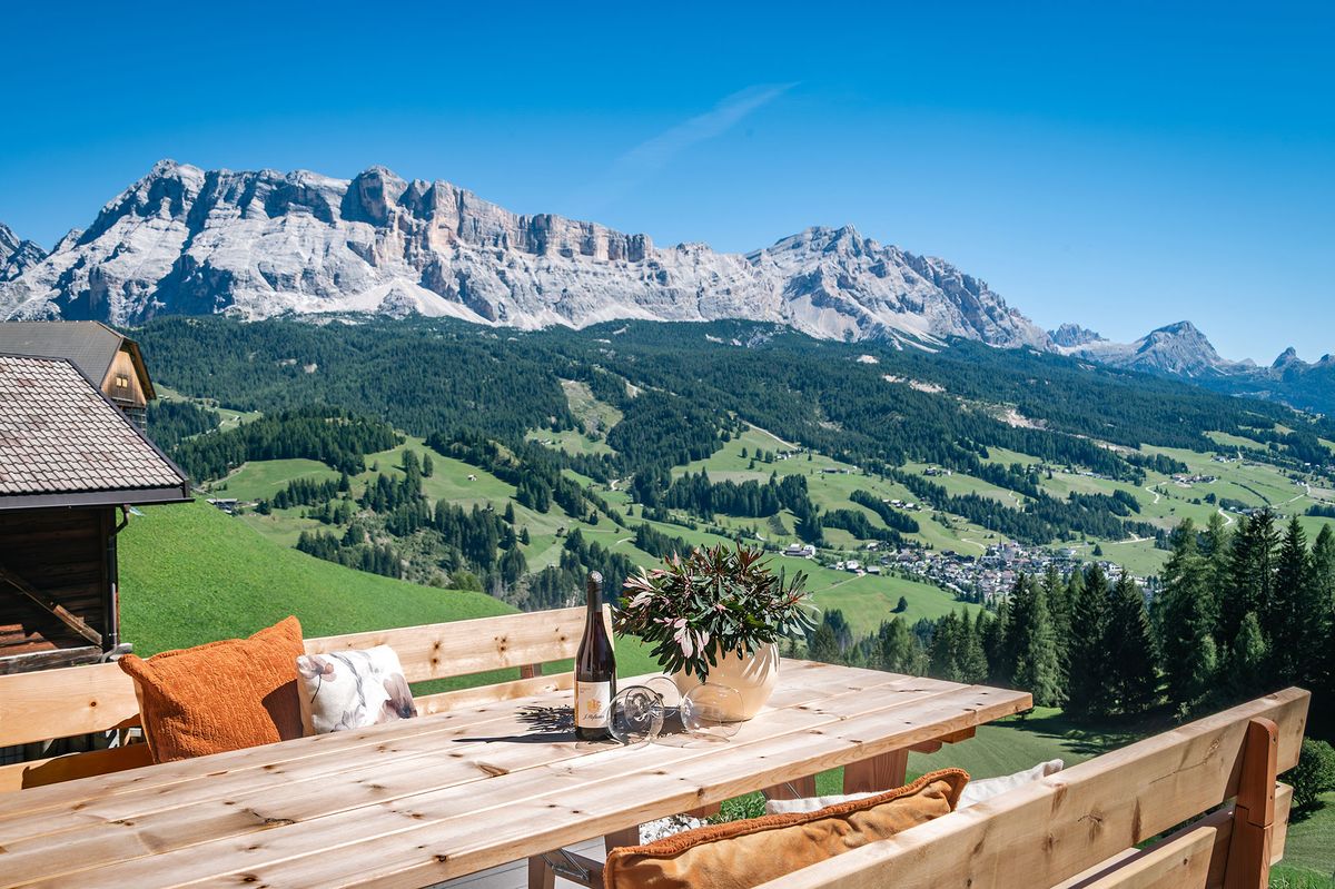 Panorama über Val Badia bis zur Kreuzkofelgruppe
